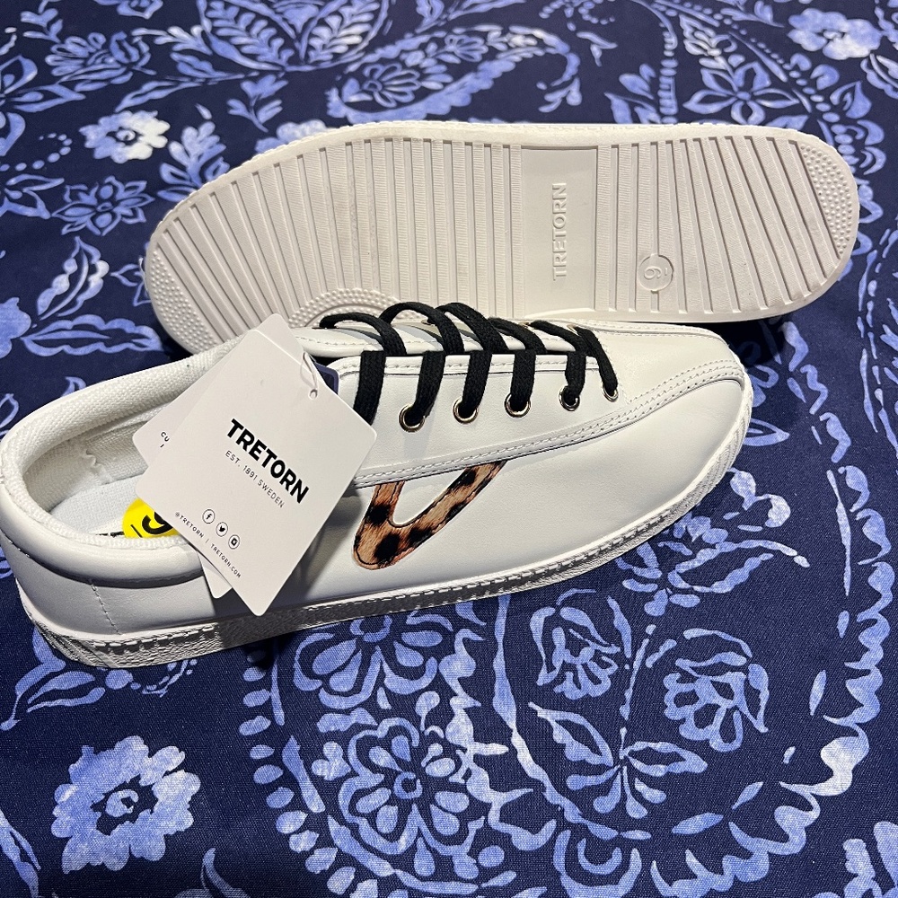 Tretorn Womens Shoes White w/Animal Print 'logo'